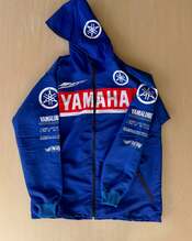 Campera azul yamaha